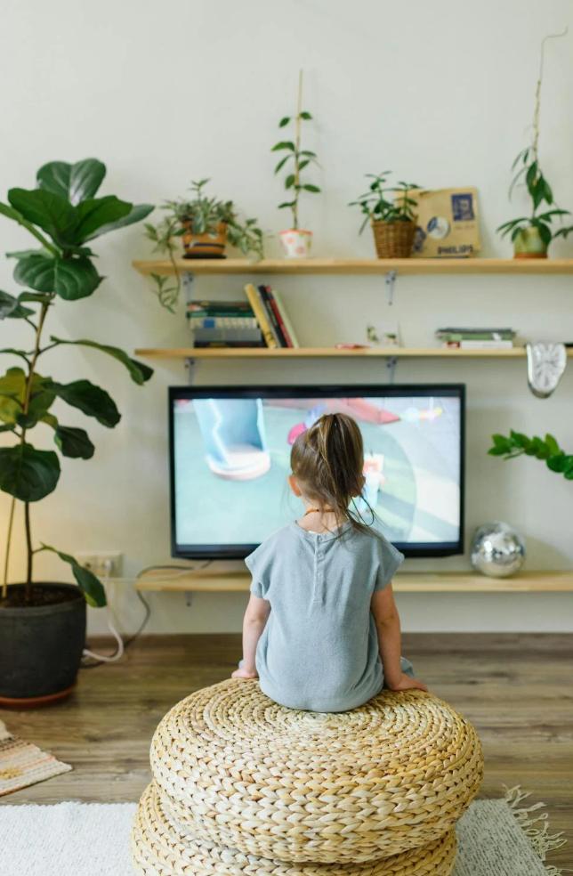 Protokół streamingowy w telewizji internetowej – jak wpływa na jakość obrazu?